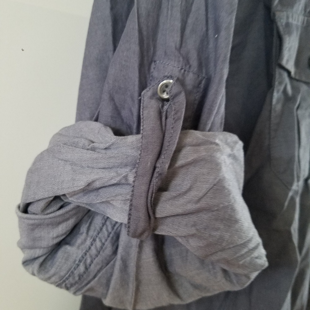 Button down - Picture 3 of 3